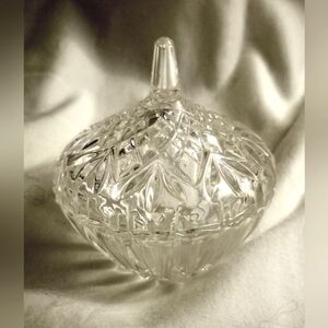 Vintage Footed Clear Pressed Glass / Crystal Trinket Dish / Box